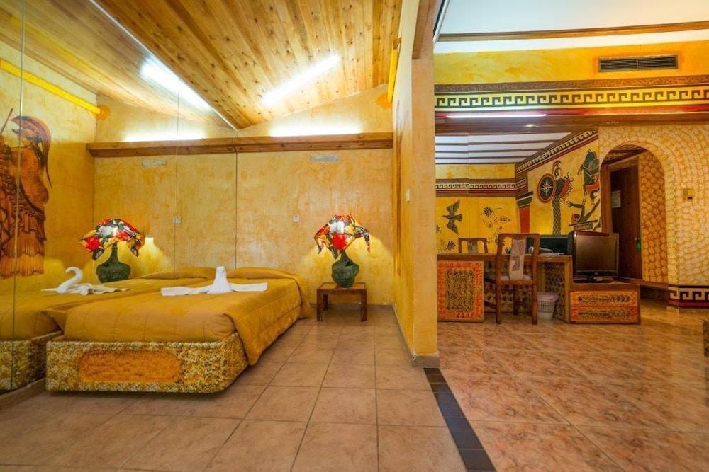 Roman Boutique Hotel Пафос Екстериор снимка